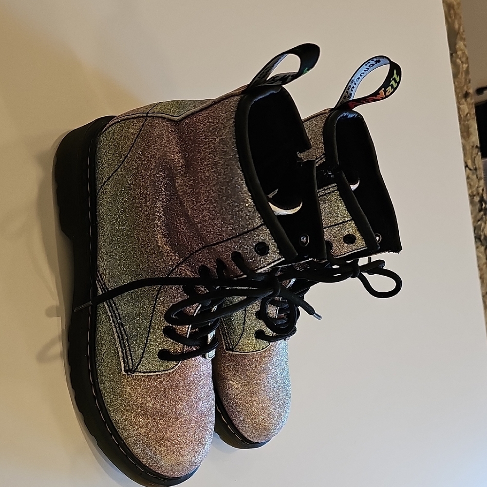 Dr. Martens Kids Glitter Boots - Pink and Silver Size 4 Women's - Picture 4 of 9